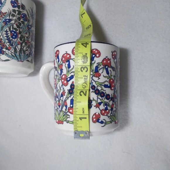 2 Artisan Nakkas Cini Turkish Ceramic Coffee Mugs Hand-Painted 4" Tall NEW BOX - Picture 6 of 9